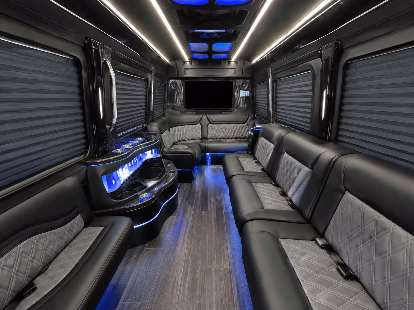 school field trip and group event bus rentals in nashua